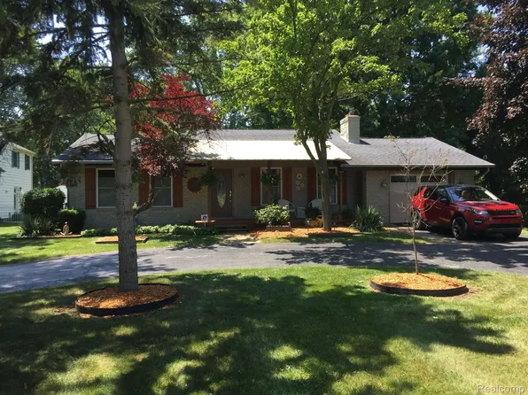 4377 Gratiot Ave, Fort Gratiot, MI 48059