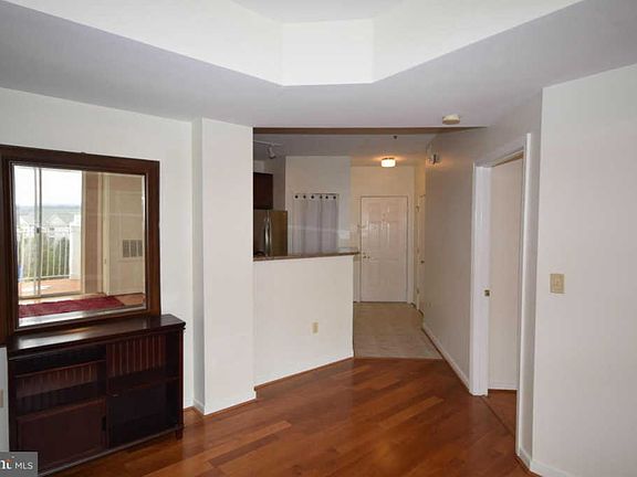 3rd image of 1645 International Dr Unit 419