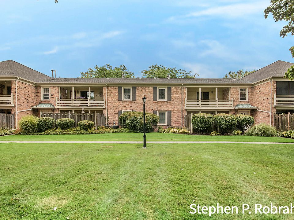1st image of 2421 Abbington Dr SE