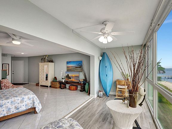 5th image of 2936 Lake Shore Drive #309