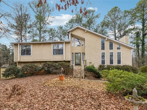 6664 Windwood Cir, Douglasville, GA 30135