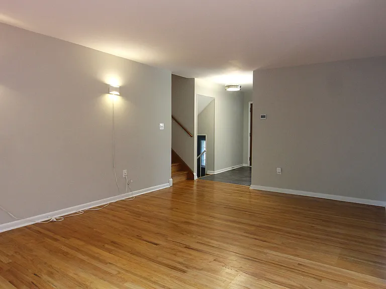 6211 Duntley Ct — Photo 37