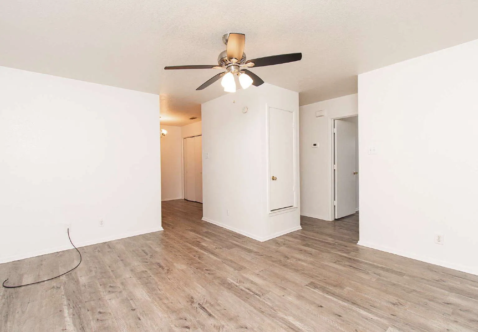 2 bed, 1.0 bath, 795 sqft, $625 — Photo 2
