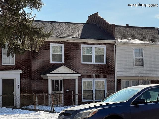 1st image of 426 W Hill St