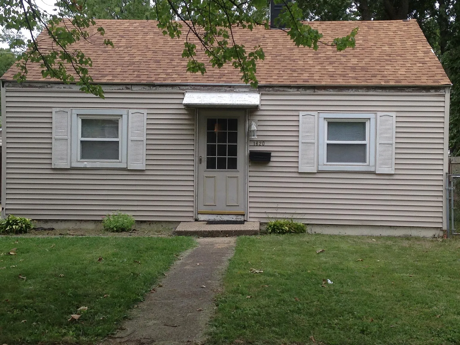 1620 W University Ave photo 1