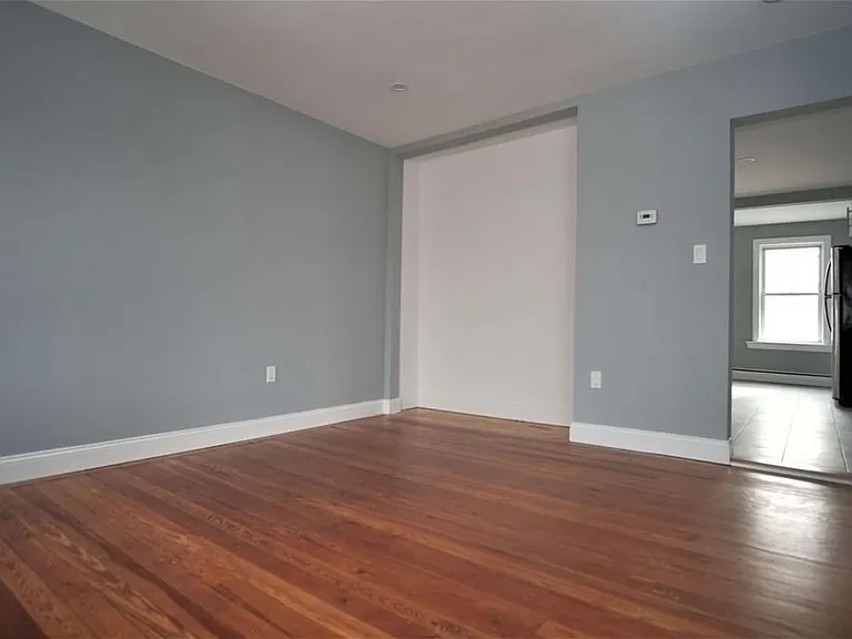 211 Jefferson Ave #3 — Photo 3