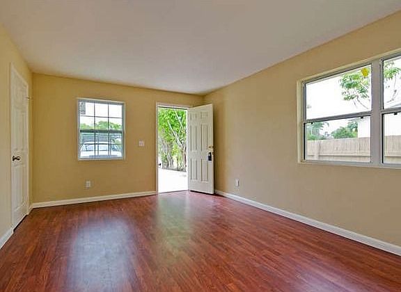5th image of 3420 Caloosa St