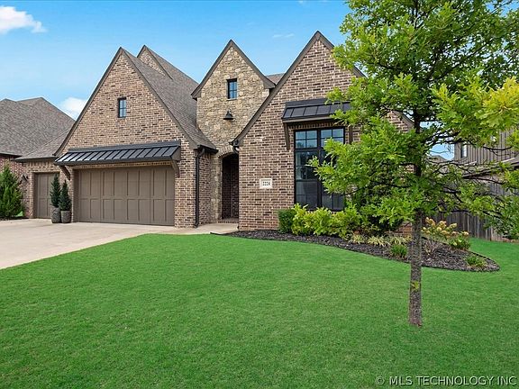 3rd image of 2224 W Decatur St