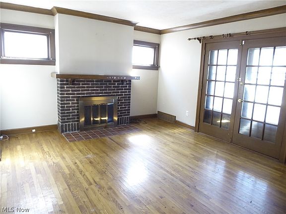 3rd image of 2179 Edgewood Rd