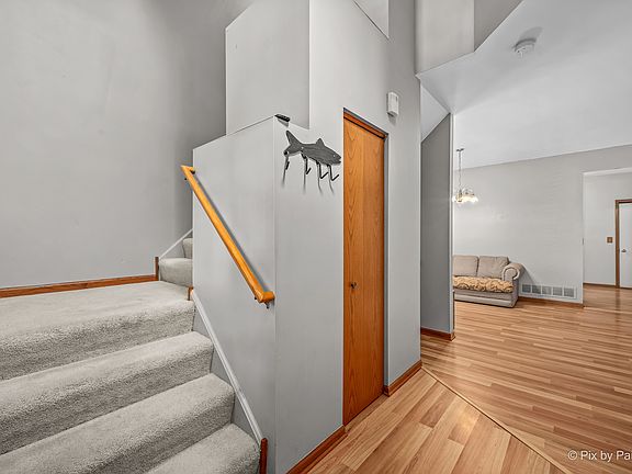 3rd image of 754 Golden Oak Cir
