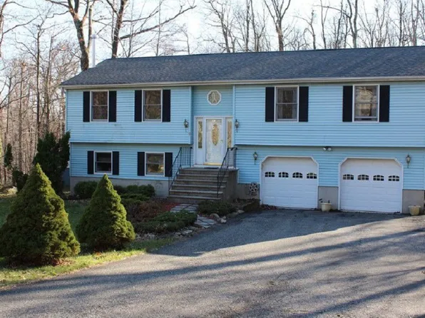 6 Doe Run, Hewitt, NJ 07421