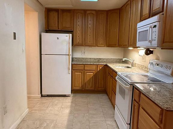 5th image of 18724 Paprika Ct