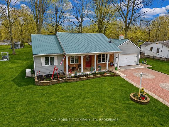 2nd image of 633 Wyldewood Rd