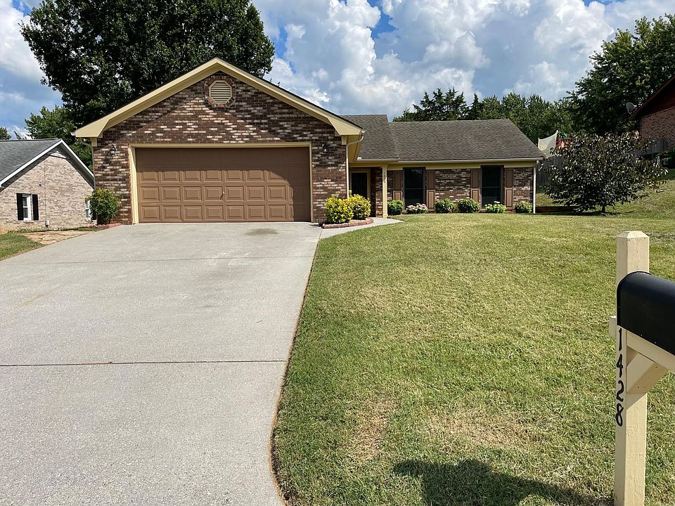 1st image of 1428 Carowinds Cir