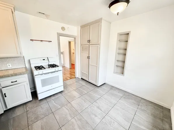 Beachwood Canyon Gem, 6100 Glen Alder St #6102, Los Angeles, CA 90068