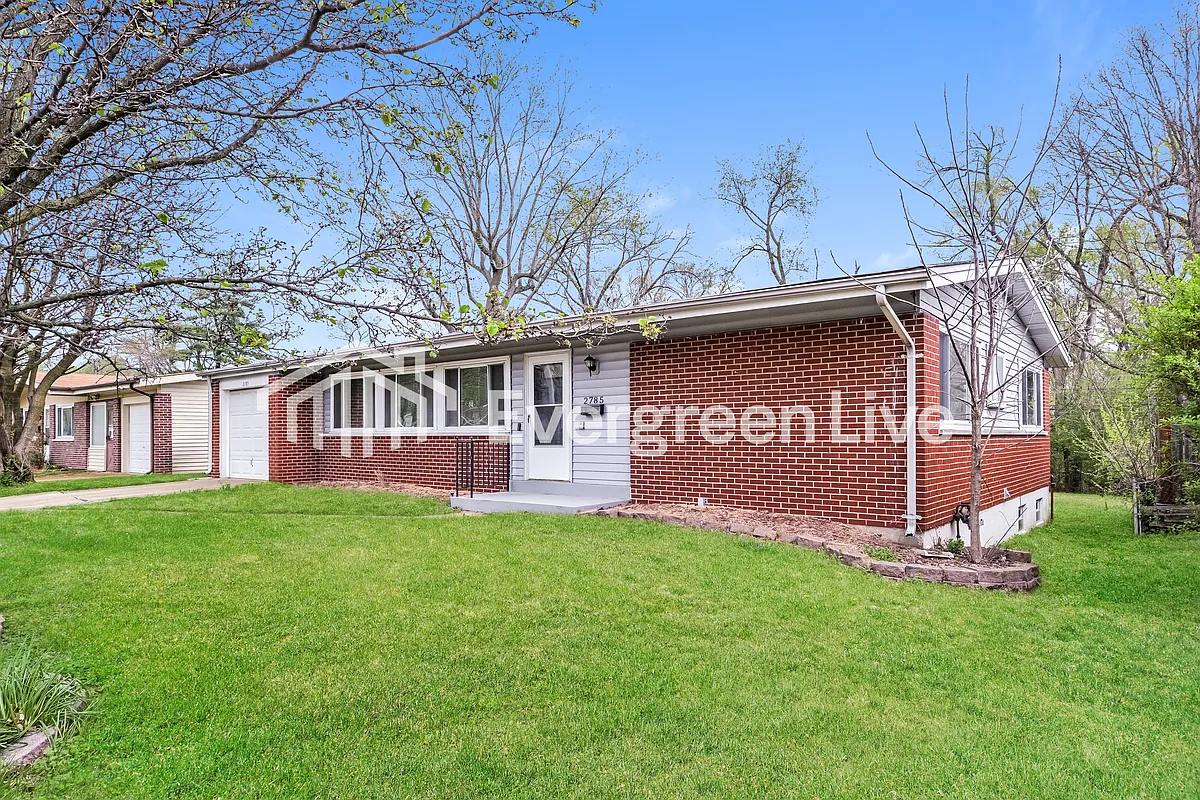 Building Photo - 2785 Narraganset Dr