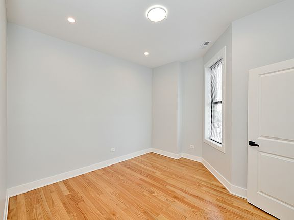 5th image of 4220 S Calumet Ave #1E