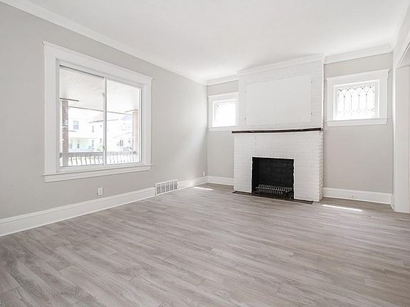 3rd image of 1504 Wyandotte Ave