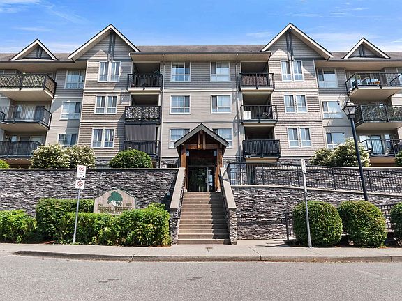 4th image of 9000 Birch St #413
