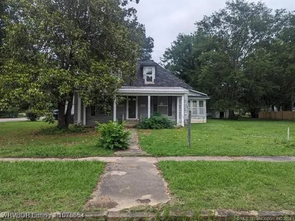 302 S Oak St, Sallisaw, OK 74955