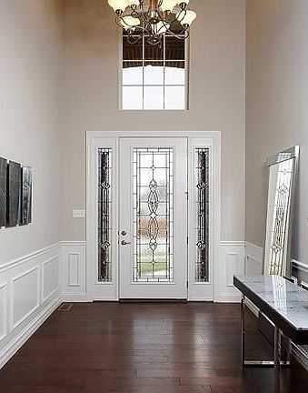 Two Story front Foyer with beautiful Hardwood Floors