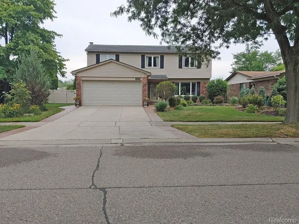 1949 Crimson Dr, Troy, MI 48083