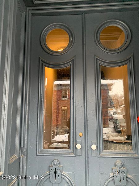 3rd image of 30-32 William Street