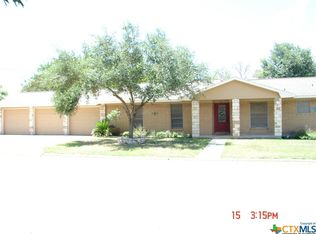 601 N Ridgemont Ln, Gonzales, TX 78629