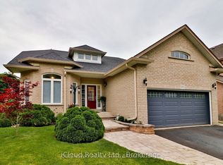 271 Ryerson Cres #1, Oshawa, ON L1G 8B7
