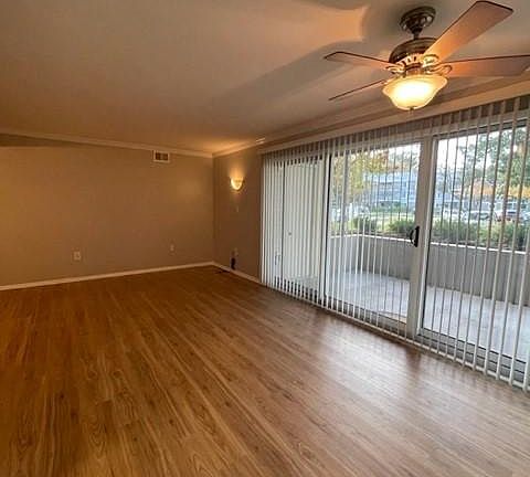 5th image of 1012 Autumn Woods Ln APT 104