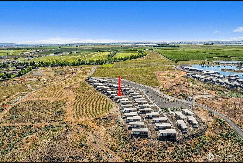 4th image of 23692 NW Cliffe Pointe Road #6C
