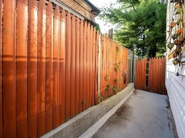 207 Jewett Avenue image 12 of 14