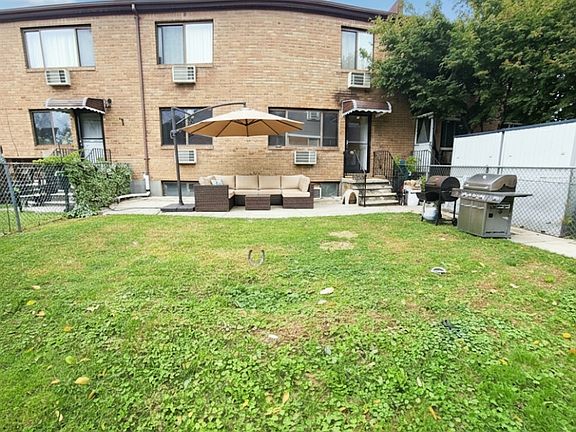 3rd image of 21616 39th Ave #1