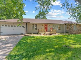 2556 W Cardinal St, Springfield, MO 65810