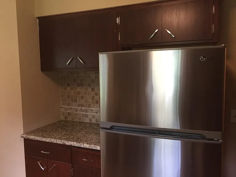 1026 W Lorain St — Photo 32