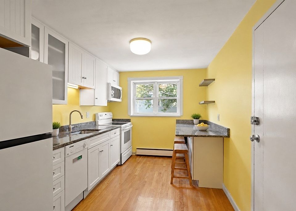 1st image of 63 Colborne Rd APT 3