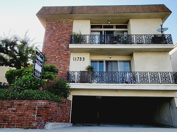 2nd image of 11735 Mayfield Ave #102