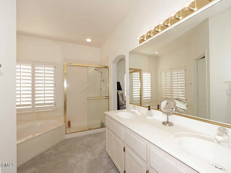 18510 E Leather Ln — Photo 30