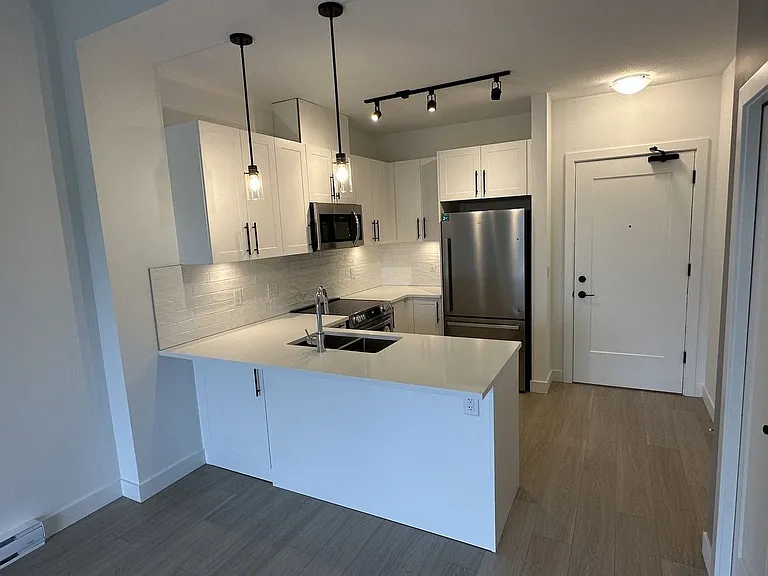 20191 53a Ave — Photo 1