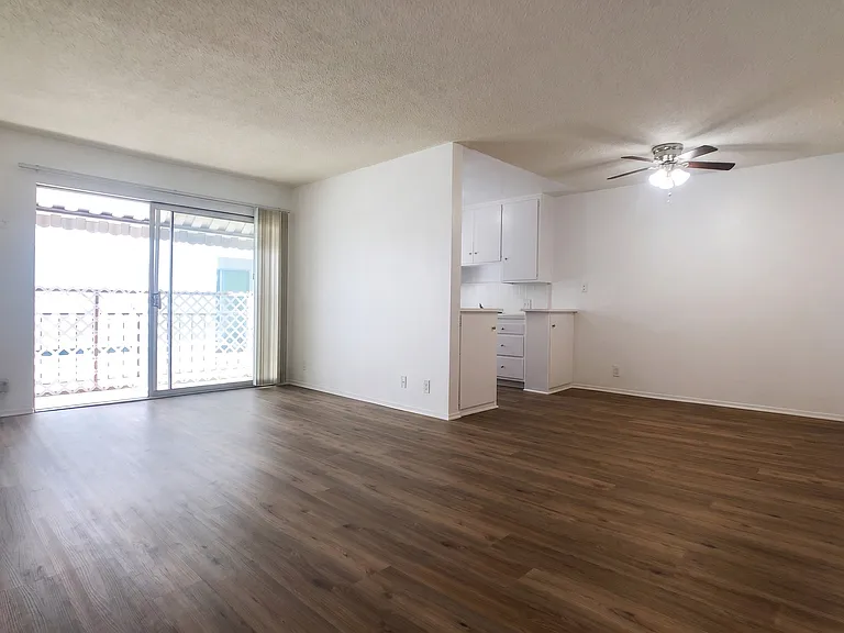 724 N Sweetzer Ave #7 — Photo 2