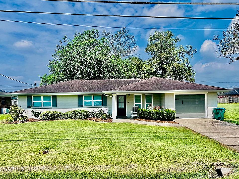 1st image of 1214 Park Dr