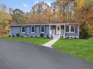 26 Tower Rd, Cream Ridge, NJ 08514