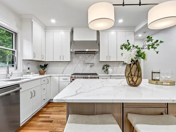 123 Mount Vernon St #1, West Newton, MA 02465