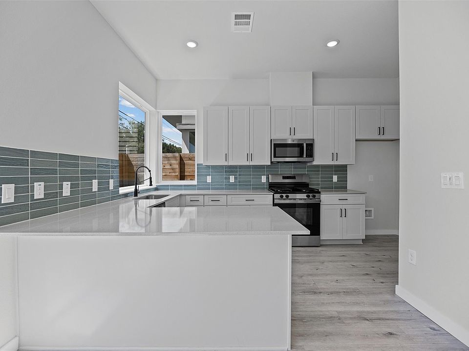 1st image of 2000 Riverside Farms Rd #5102