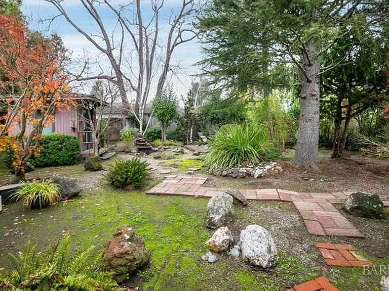 33 Amicita Ave — Photo 23