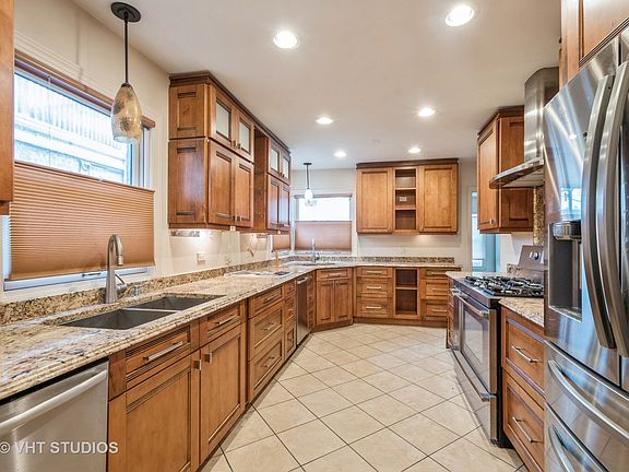 4th image of 6739 N Mozart St