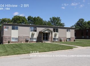604 Hillview Dr APT 2, Normal, IL 61761
