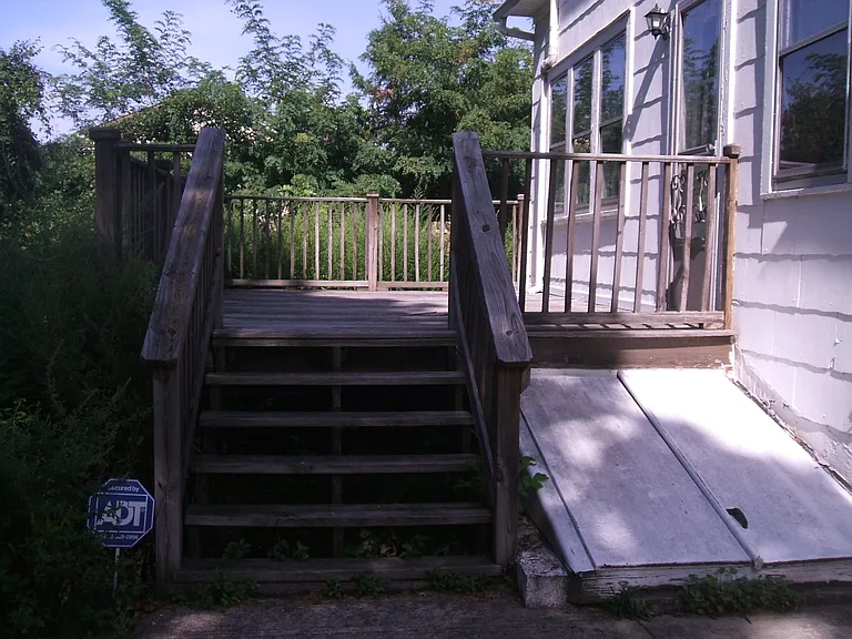 2111 Oak Tree Rd — Photo 4