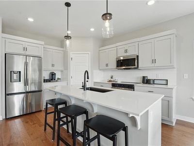 1024 Branchwood Ln, Raymore, MO, 64083