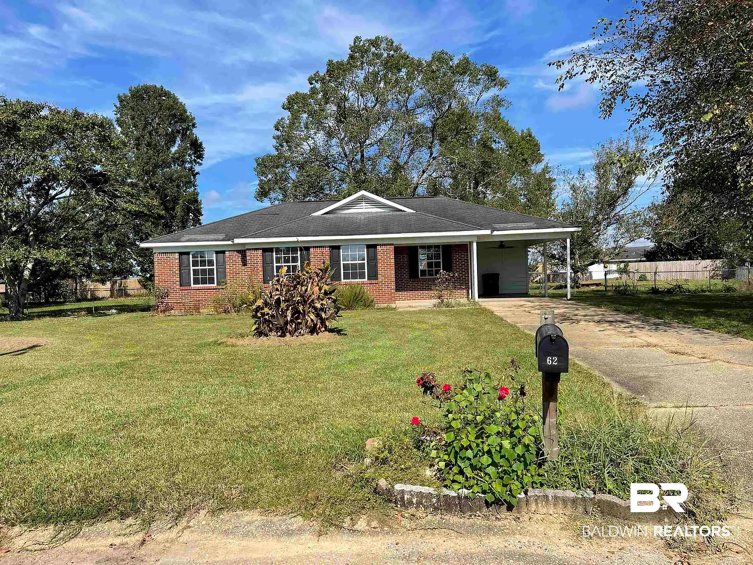 3 bed, 1.0 bath, 1010 sqft, $1,650 — Photo 1